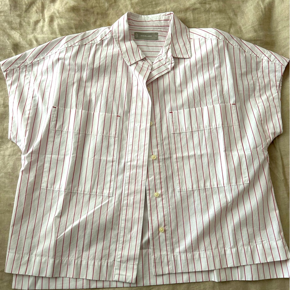 Everlane The Short Sleeve Box Shirt in Red Pinstripe, size XS